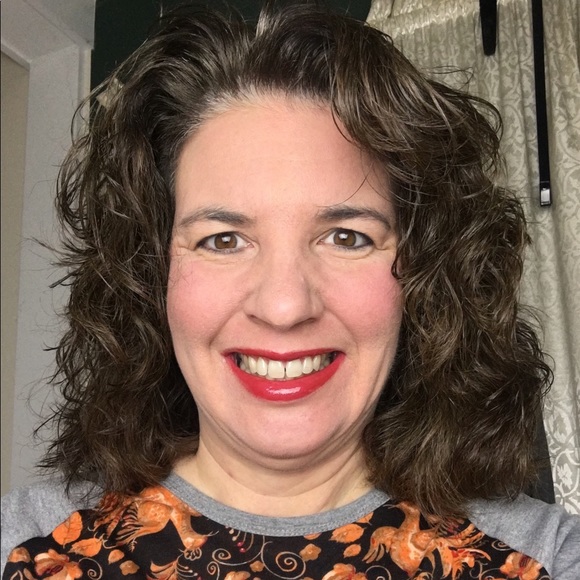 Meet your Posher, Cindy - Picture 3 of 4